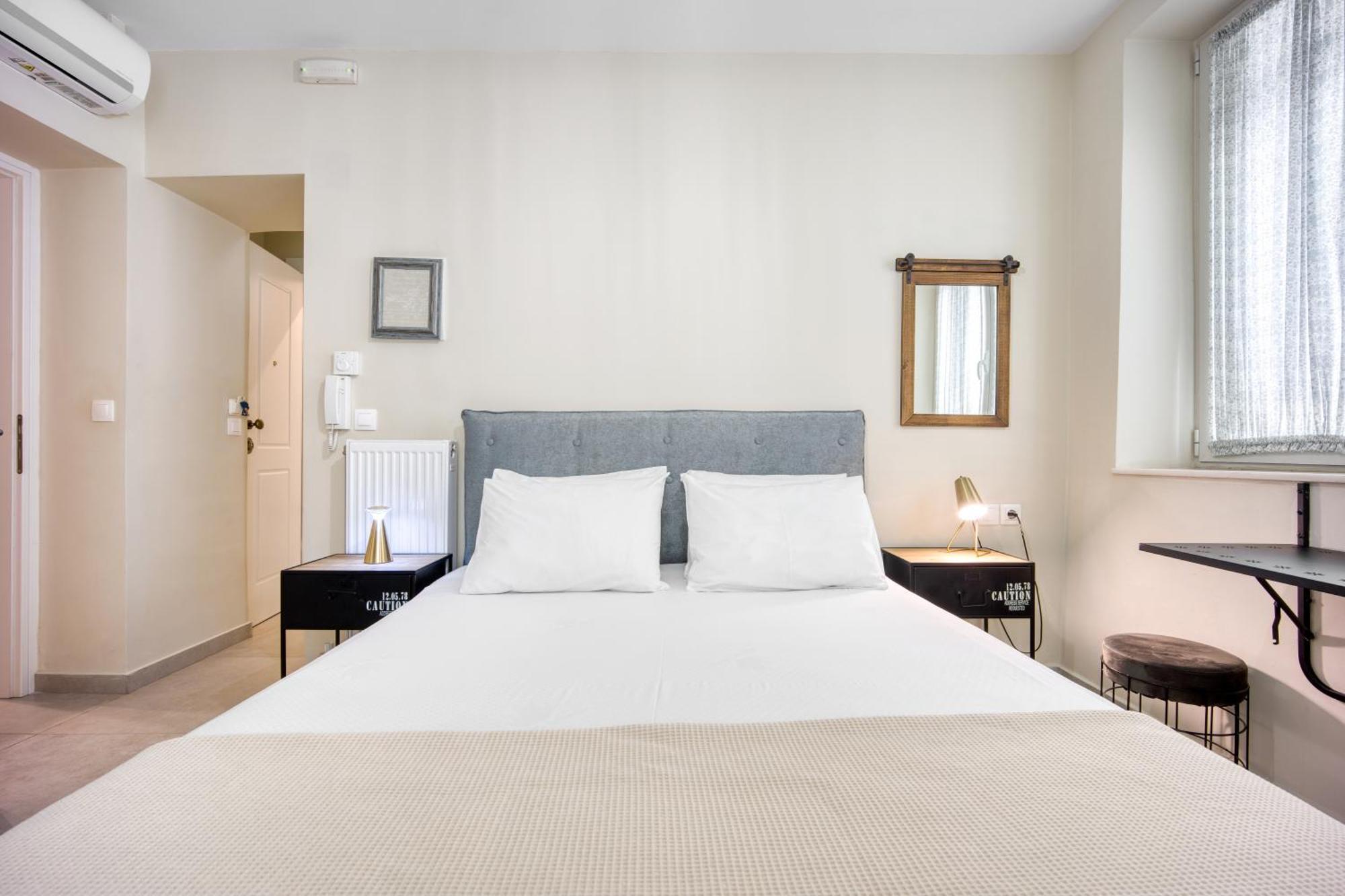 Bentzi...Boutique Apartment 1, Classic Double With Kitchenette, 2 Guests เอเธนส์ ภายนอก รูปภาพ
